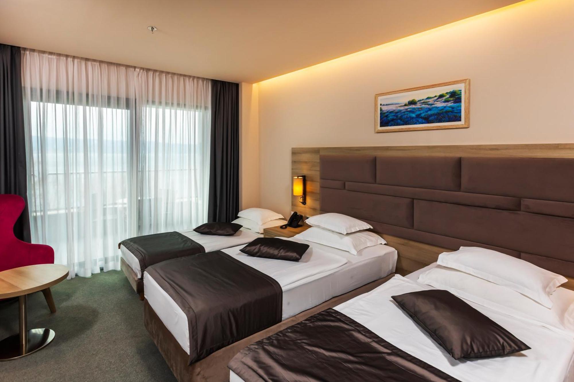 Hotel Plaza Duce Exterior photo